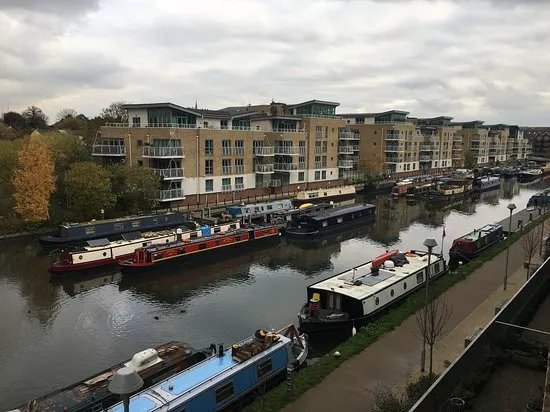 Brentford Lock Canalside