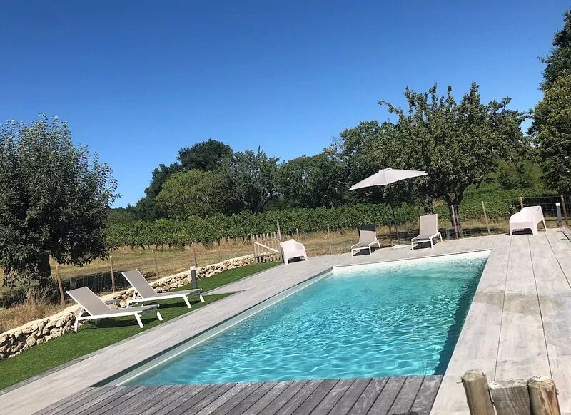 Château Petit Luc, beautifully renovated family wine estate with swimming pool