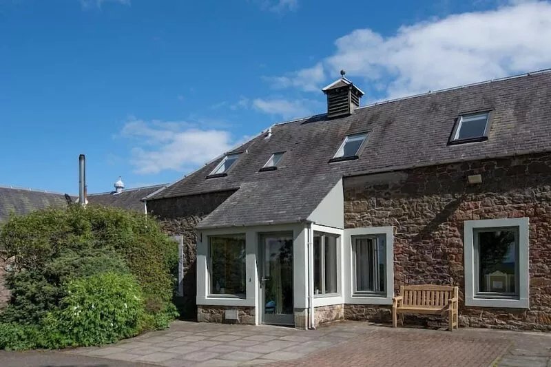 Eildon Melrose Holiday Cottages & Log Cabins -Langrig - gorgeous barn