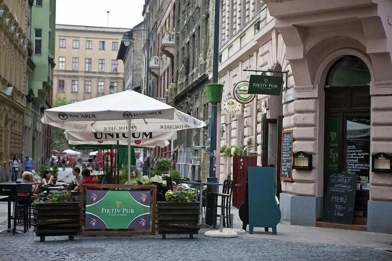 A fully equipped, 5-room stylish, spacious apartment in the centre of Budapest