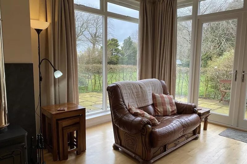 Spacious two bedroom single storey self catering accommodation. Rural setting.