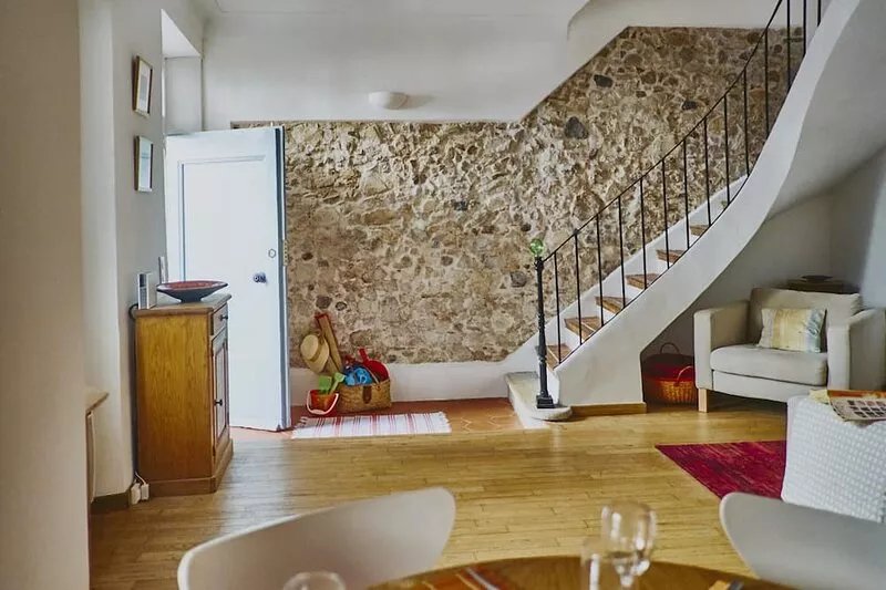 La Maison dans la Petite Cour Reg. No. 06 004 21 595 0 CM