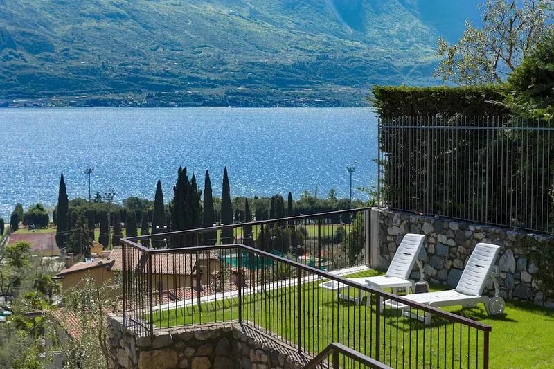 "Villa Imelda" spacious, bright apartments, garden or balcony, lake view