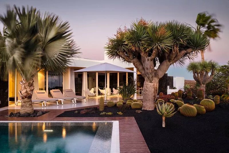 IRAZÚ | Private Villa with Magnificent Cactus Garden and Direct Ocean Views