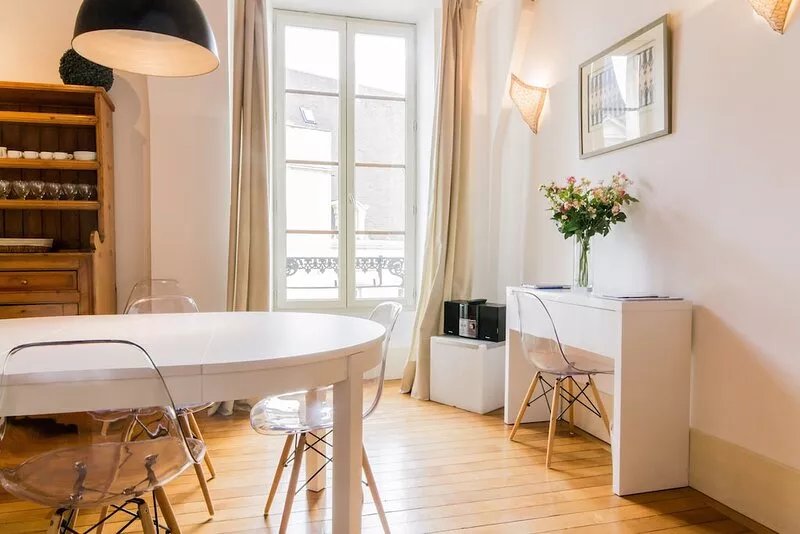 Les Bons Enfants - A beautiful 2 bedrooms & 2 bathrooms apartment (90m2)