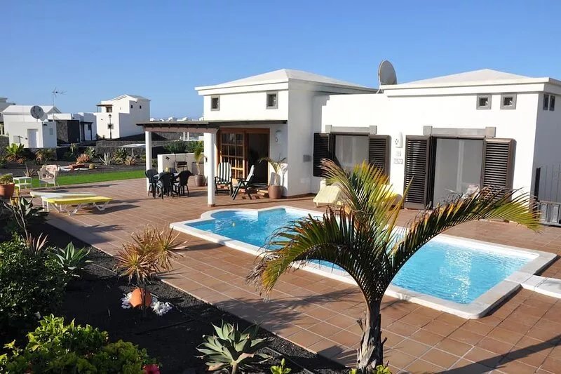Casa Ventura, luxury villa with private heated pool and Wifi. -Sleeps 4