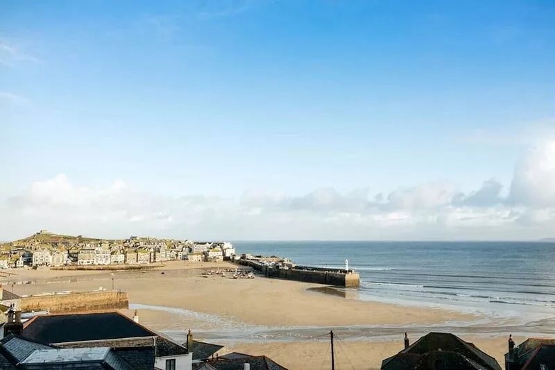3 Bedroom Sea View Modern Apartment