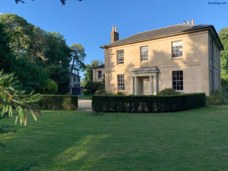 The Old Vicarage, Evenley