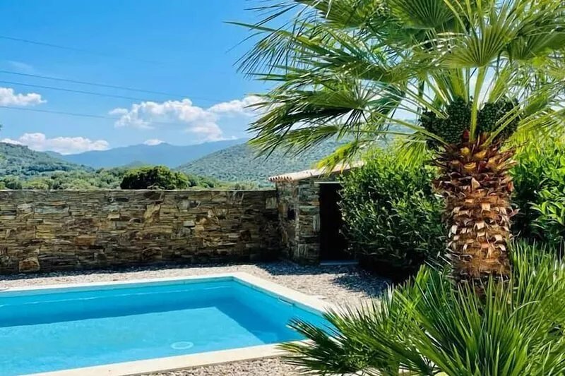 Contemporary villa with swimming pool and private garden
