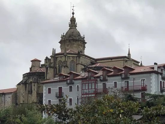 Iglesia parroquial de Santa Maria de la Asuncion y del Manzano