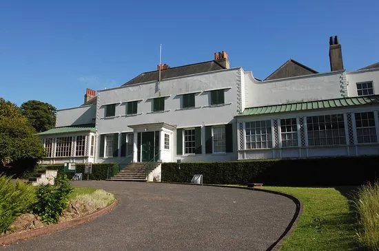 Preston Manor & Gardens
