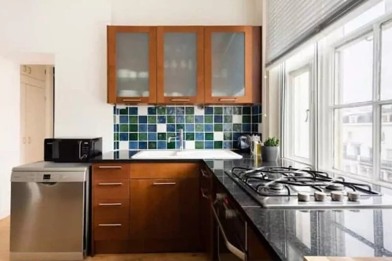 Cool Holland Park Apartment, Near Park