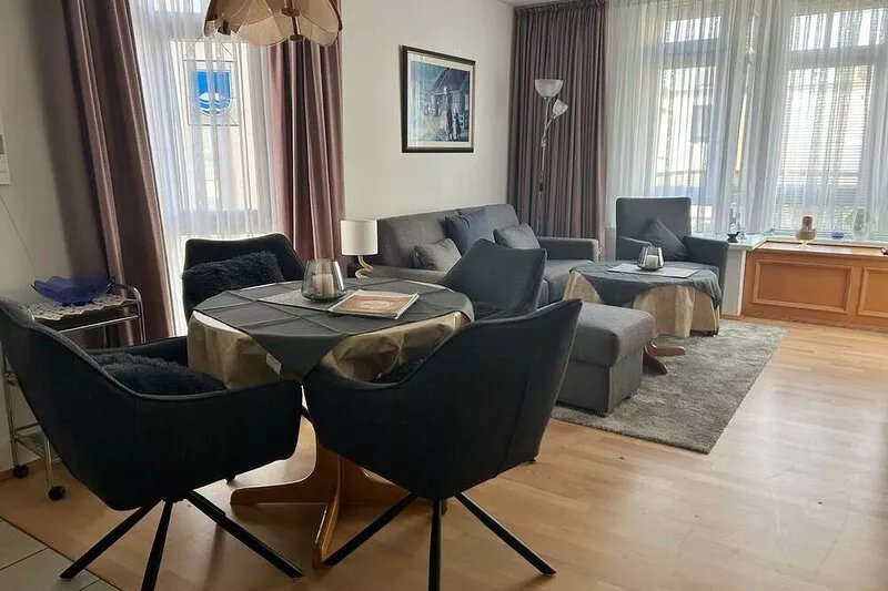2-room vacation apartment in a central location with a sunny west-facing