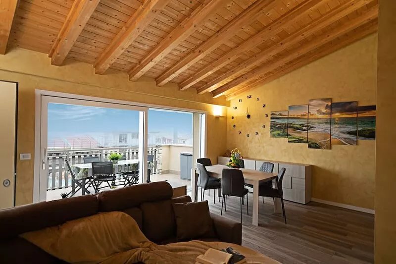 Regarda - "The Place" modern two-bedroom apartment with pool, garage, air