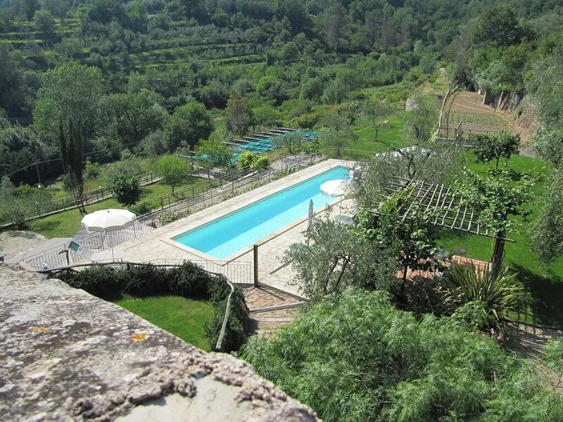 Italian Riviera Self catering apt 2 sleeps,Liguria, private pool,6km from beach