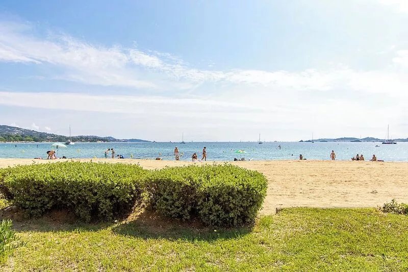 Studio with SEAVIEW  and terrace on the BEACH in Port Grimaud -  A/C, WIFI