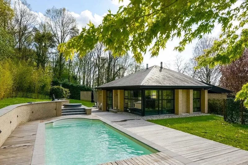 Picturesque villa with swimming pool