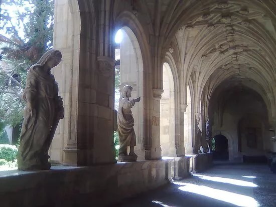 Claustro De La Catedral De Leon