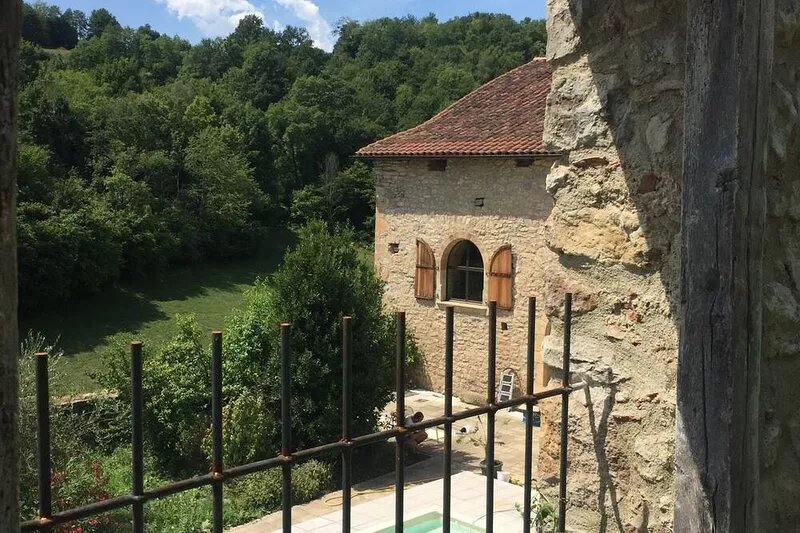 Romantic Cathar castle with private pool