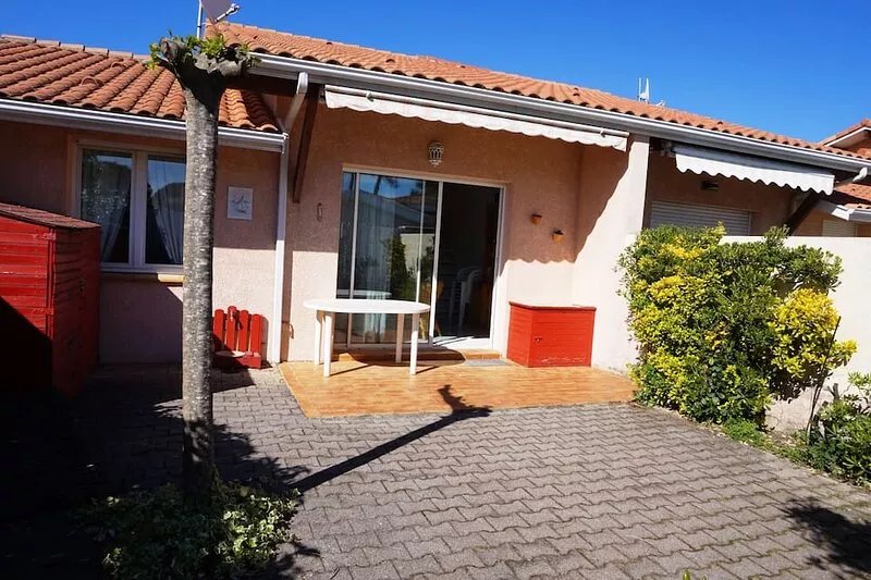Joli pavillon derrière les dunes pour 6 personnes