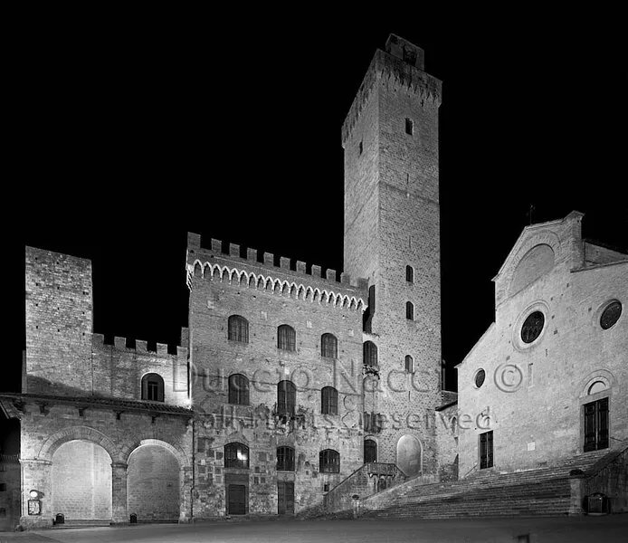 "The apartment you were looking for in the heart of San Gimignano" .... book