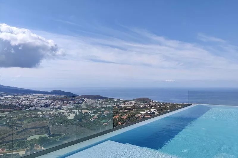 Villa Taburiente, modern, breathtaking views, nature and good weather.