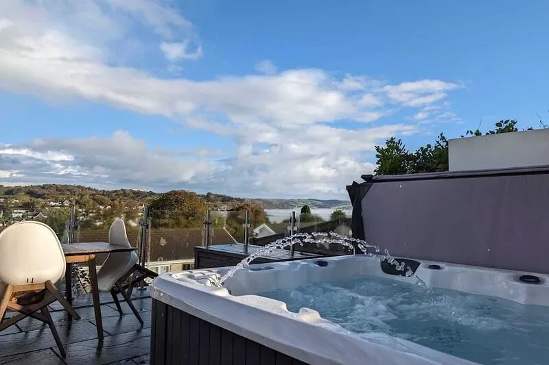 Am Byth - Spectacular Sea Views and Hot Tub