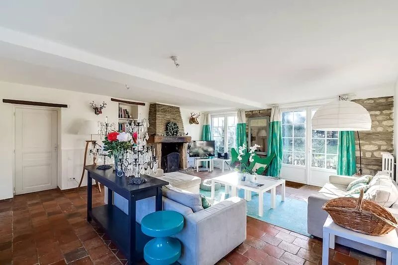 Renovated country house/gîte south of Fontainebleau-6 bedrooms-15 beds