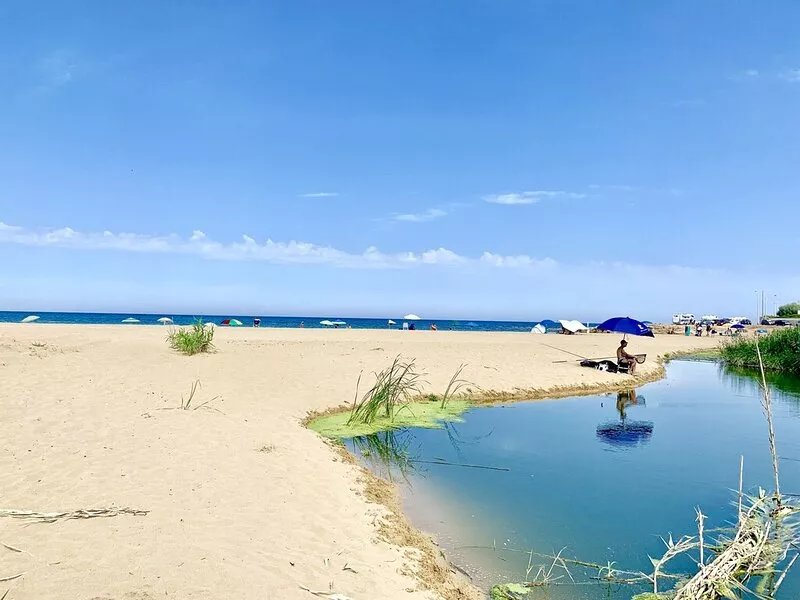 THE GATE ON THE SEA: Azzurra on the beach