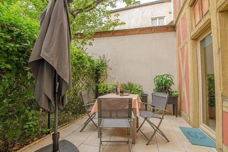 Superb apartment in the centre of Troyes with a private terrace!