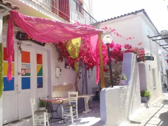 De Facto Bar Skiathos