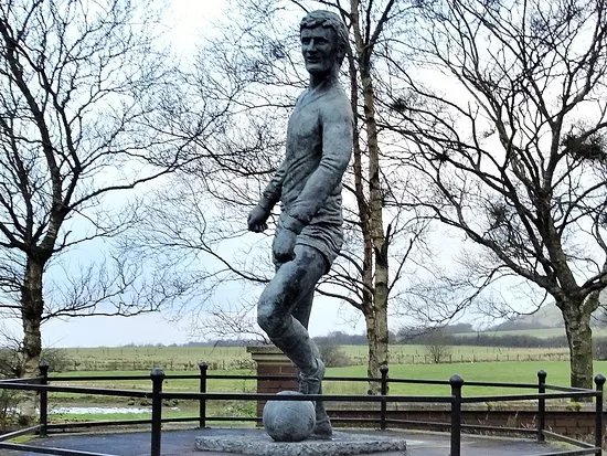 The Jim Baxter Memorial Statue