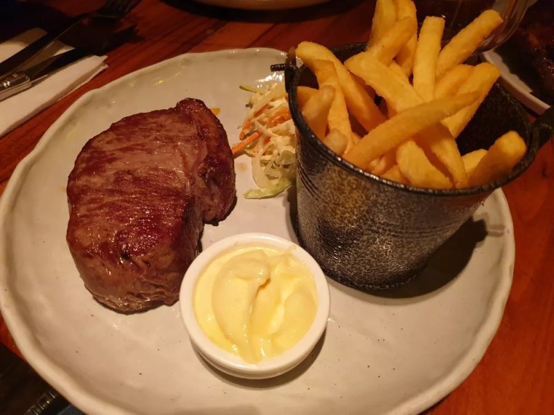 Franky's Steakhouse & Sports