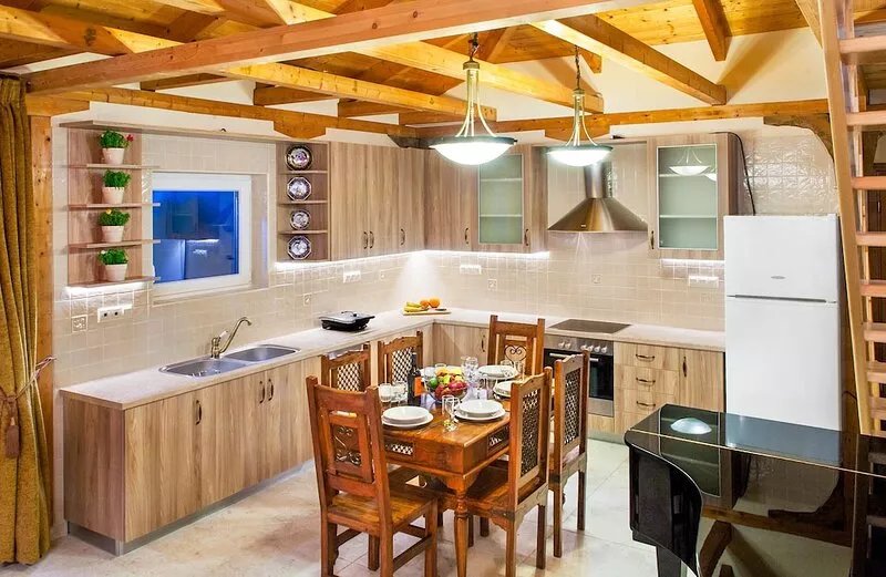 Top floor suite near to the town and close to the beach
