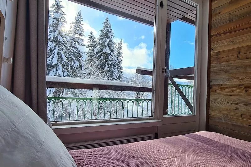 FULLY RENOVATED APARTMENT FOR 8 GUESTS DIRECTLY ONTO SKI SLOPES