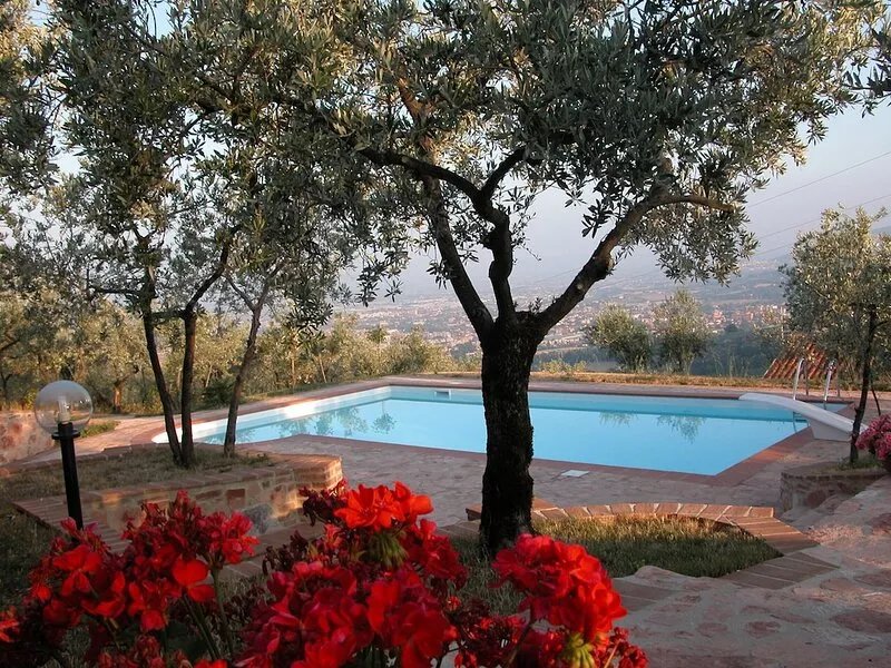 Panoramic villa, with private picina, in a natural park.