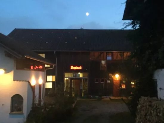 Zoglau3 Raum fur Musik