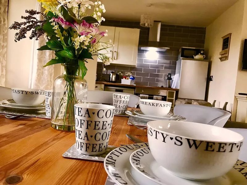 Barn Cottage, stunning Sea views in a cosy cottage in Bude, pet friendly