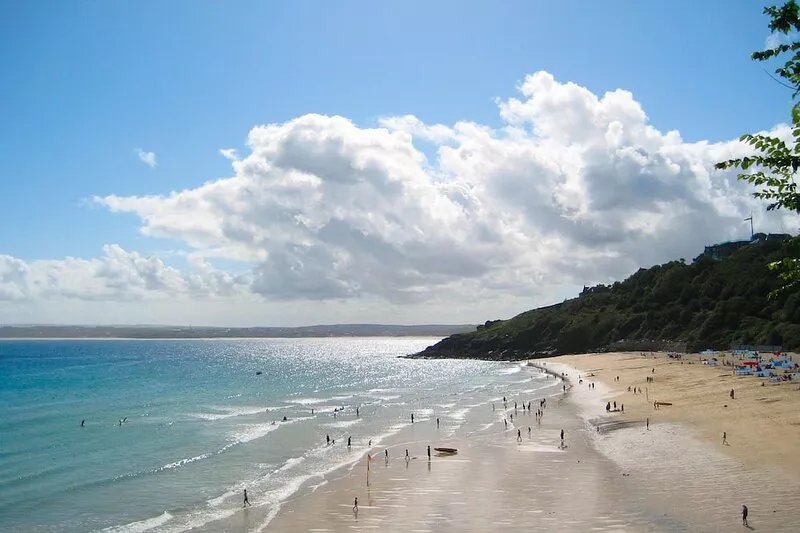 Enjoy breath-taking sea views from this contemporary ground floor apartment.