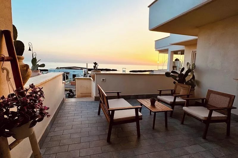 Casa Mira, luxury seahouse FCO. CIN: EN058120C2MUGZZZP2