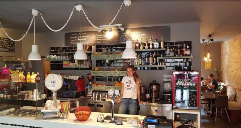 Red Apple Creperie & Juice Bar