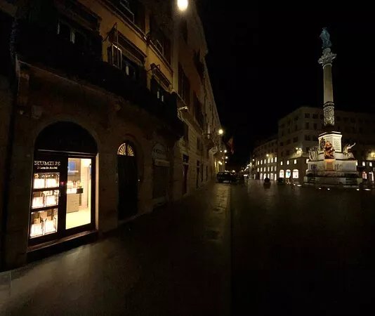 Humilis Made In Assisi (boutique Roma P.za Di Spagna)