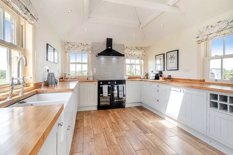 4 bedroom accommodation in Nafferton, near Driffield