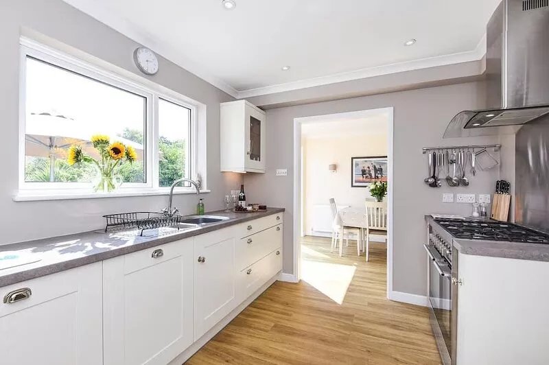 Luxury 3 bedroom house in central Chichester; quiet, parking, lovely big garden