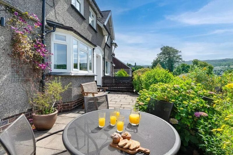 Llety Heulog - Three Bedroom House, Sleeps 6