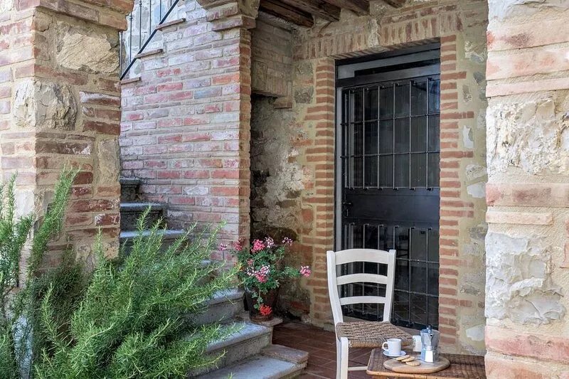 Holiday Apartment “Casa Dovi” in the Chianti with Fireplace & Terrace