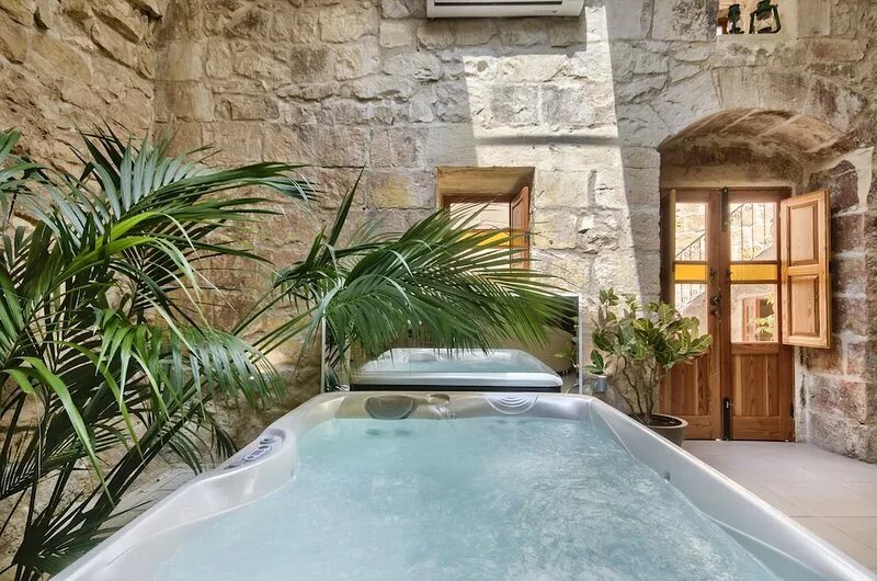 Romantic, calming, dreamy character house in the centre of the village