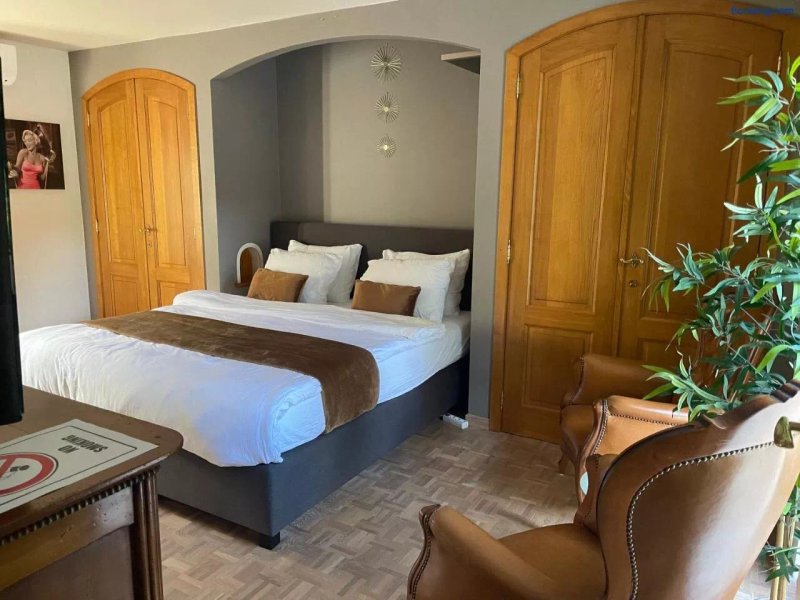 B&B Monroe Suite