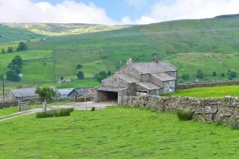 HIGH SMARBER, family friendly, with open fire in Low Row, Ref 8823