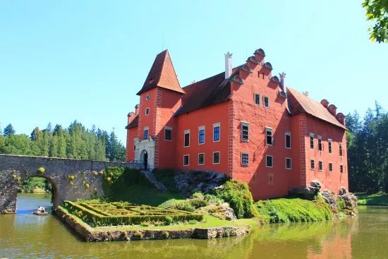 Zamek Cervena Lhota